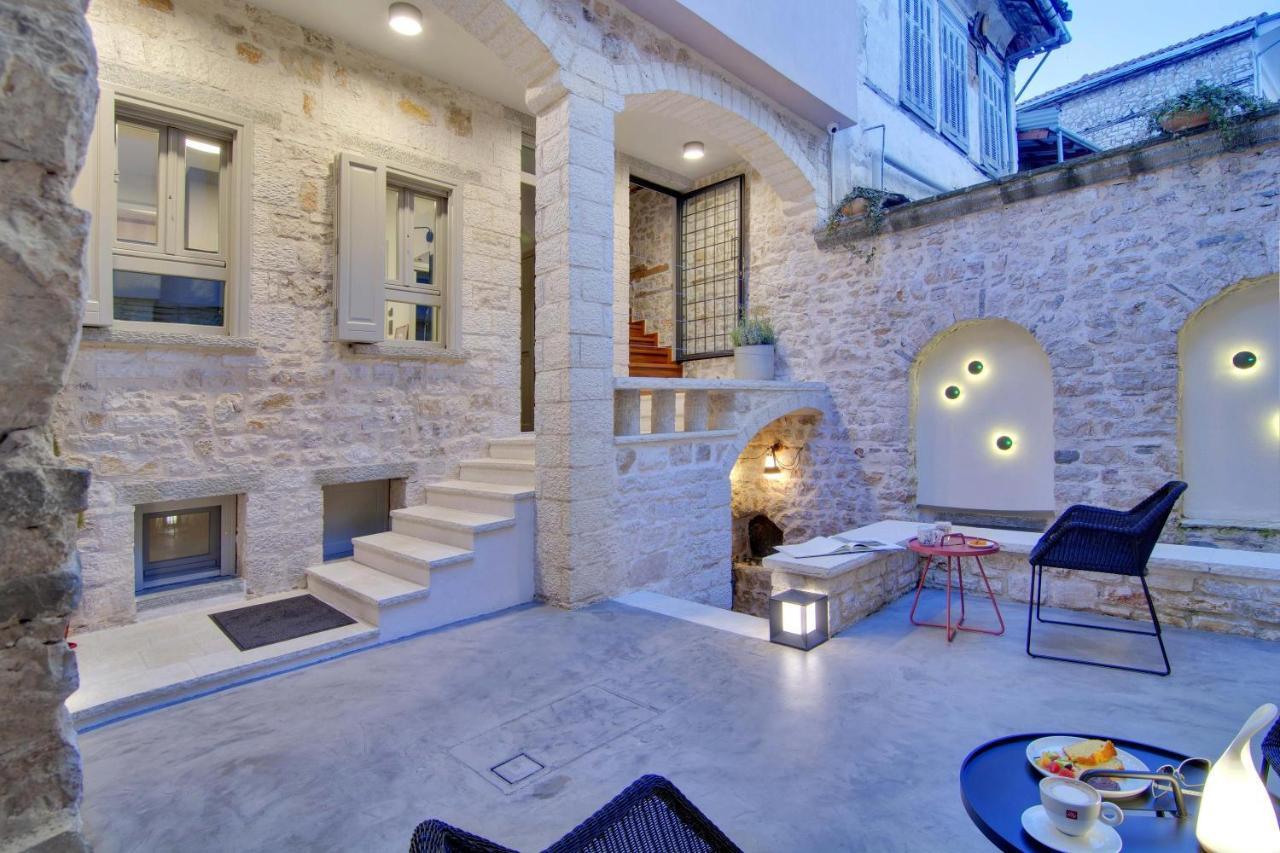 Hotel Boulgari อิโออันนินา ภายนอก รูปภาพ